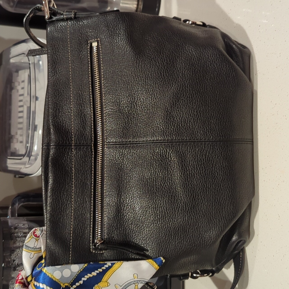 Elegant Black Leather Women's Bag - Picture 7 of 9